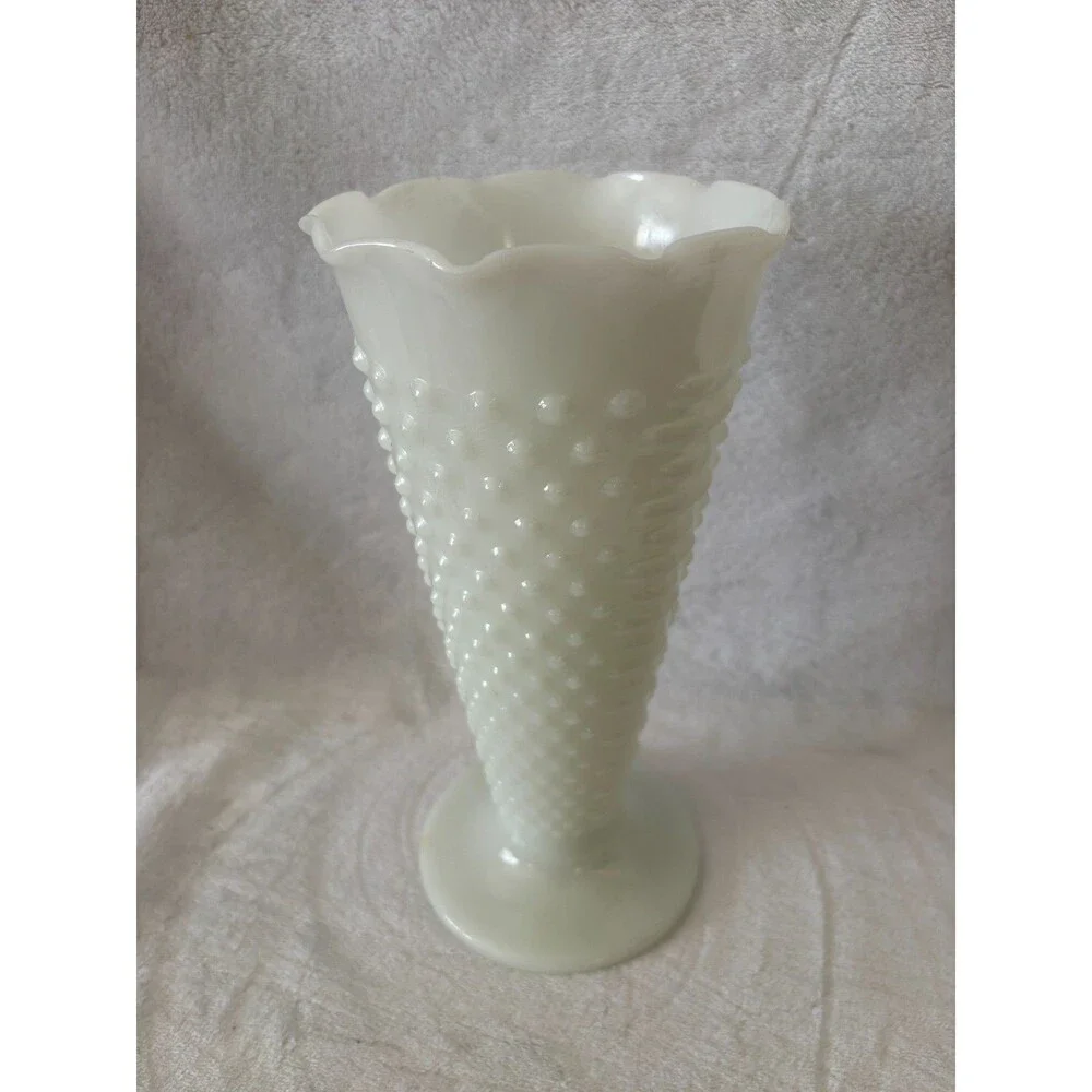 Vintage ANCHOR HOCKING HOBNAIL Milk Glass Tall Vase